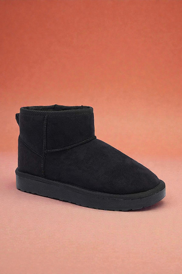 Kapadokya Serisi:  Siyah Kürklü Kadın Bot