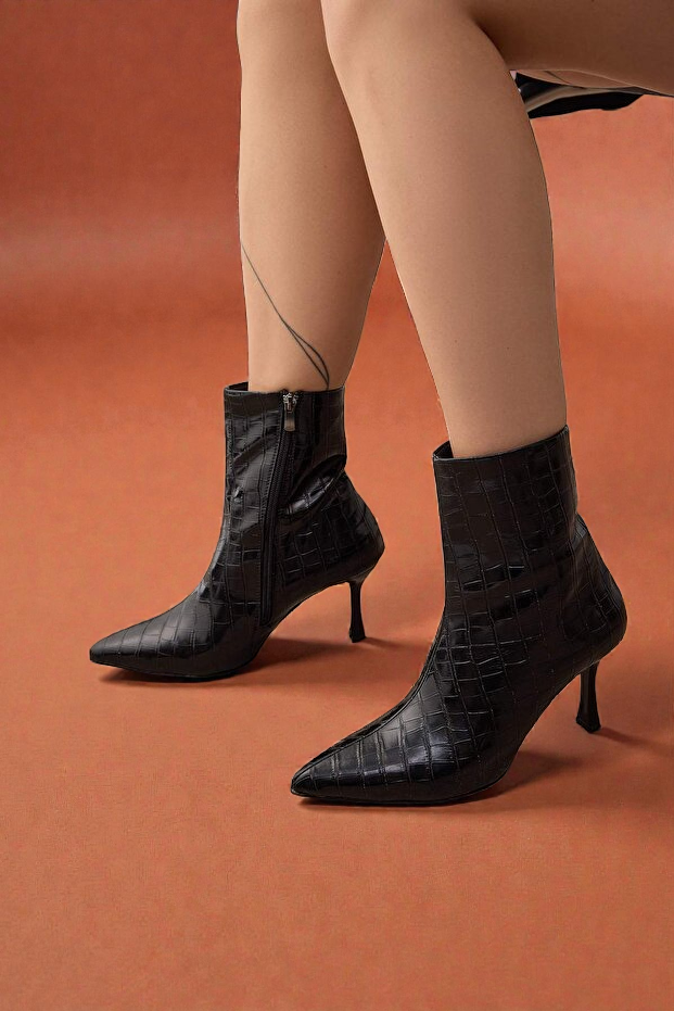 Kapadokya Serisi:  Siyah Timsah Dokulu İnce Topuklu Bot