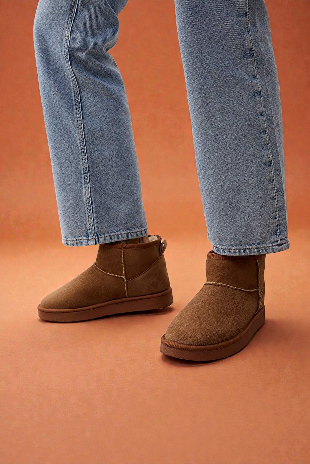 Kapadokya Serisi: Winter Reverie – Taba Kürklü Platform Kadın Bot