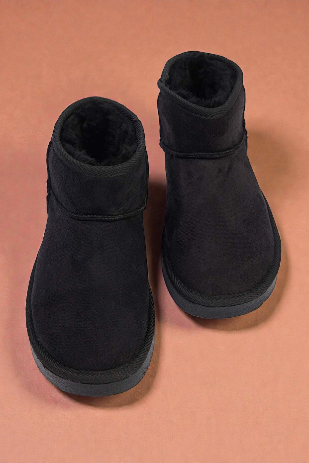 Kapadokya Serisi:  Siyah Kürklü Kadın Bot