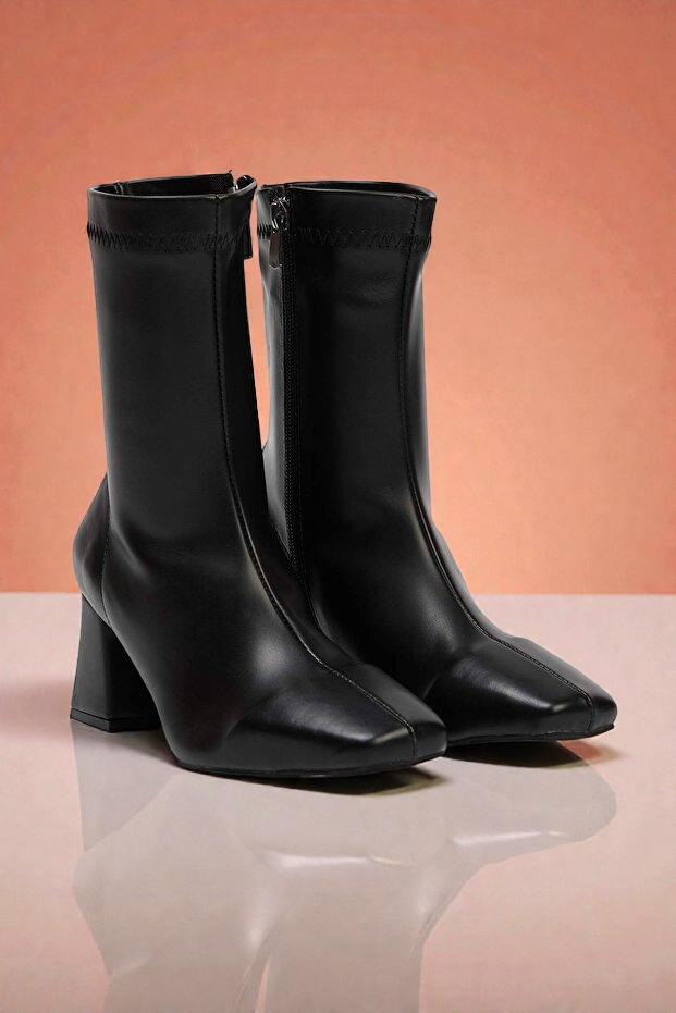 Kapadokya Serisi:  Siyah Streç Fermuarlı Blok Topuklu Kadın Bot