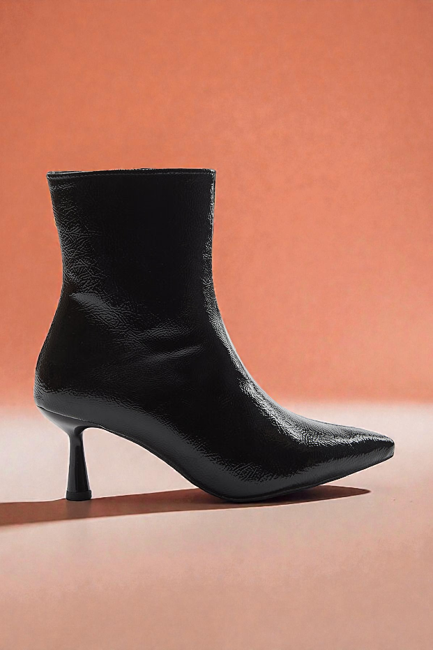 Kapadokya Serisi: Siyah Fermuarlı Sivri Burun İnce Topuklu Kadın Bot