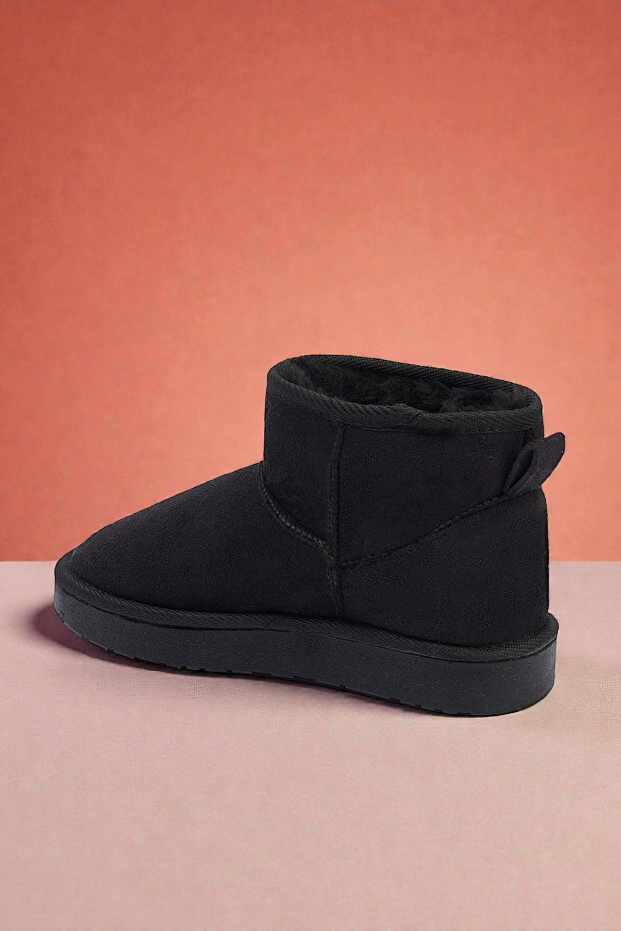 Kapadokya Serisi:  Siyah Kürklü Kadın Bot