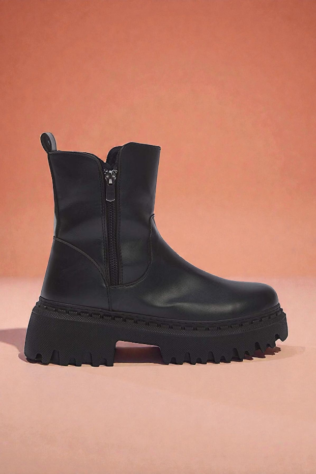 Kapadokya Serisi:  Chelsea – Siyah Kürklü Chelsea Bot