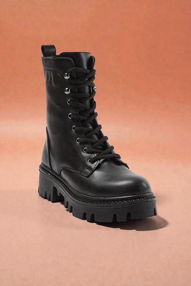 Kapadokya Serisi:  Siyah Fermuarlı Bağcıklı Postal Kadın Bot