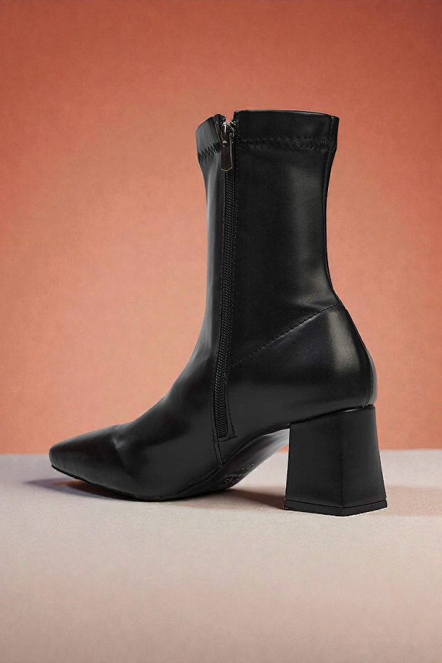 Kapadokya Serisi:  Siyah Streç Fermuarlı Blok Topuklu Kadın Bot