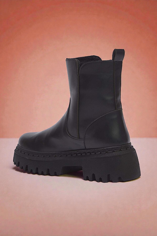 Kapadokya Serisi:  Chelsea – Siyah Kürklü Chelsea Bot