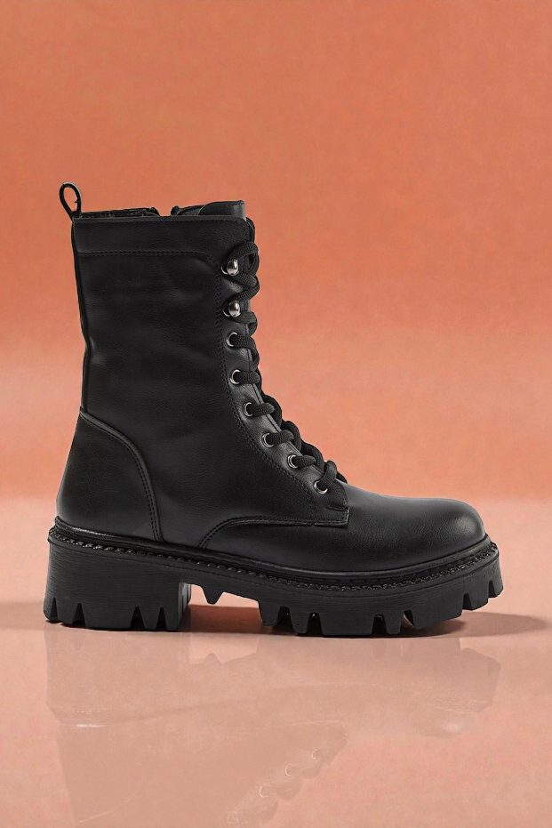 Kapadokya Serisi:  Siyah Fermuarlı Bağcıklı Postal Kadın Bot