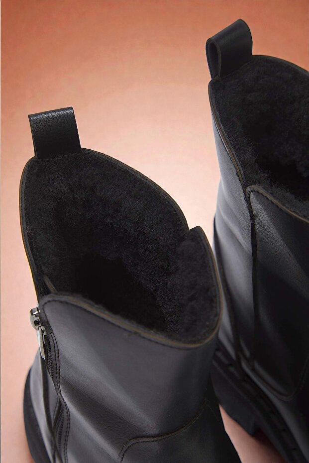 Kapadokya Serisi:  Chelsea – Siyah Kürklü Chelsea Bot