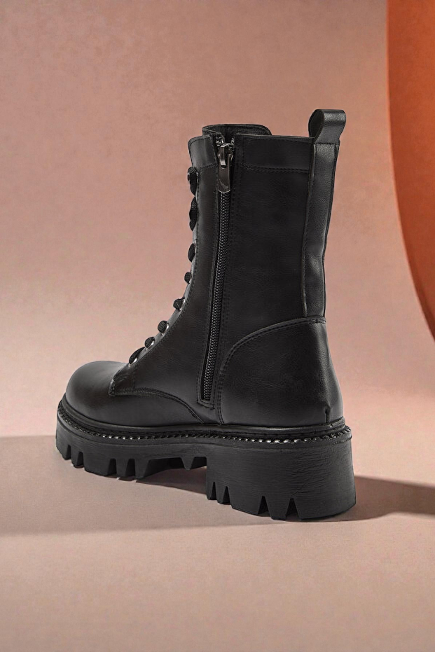 Kapadokya Serisi:  Siyah Fermuarlı Bağcıklı Postal Kadın Bot